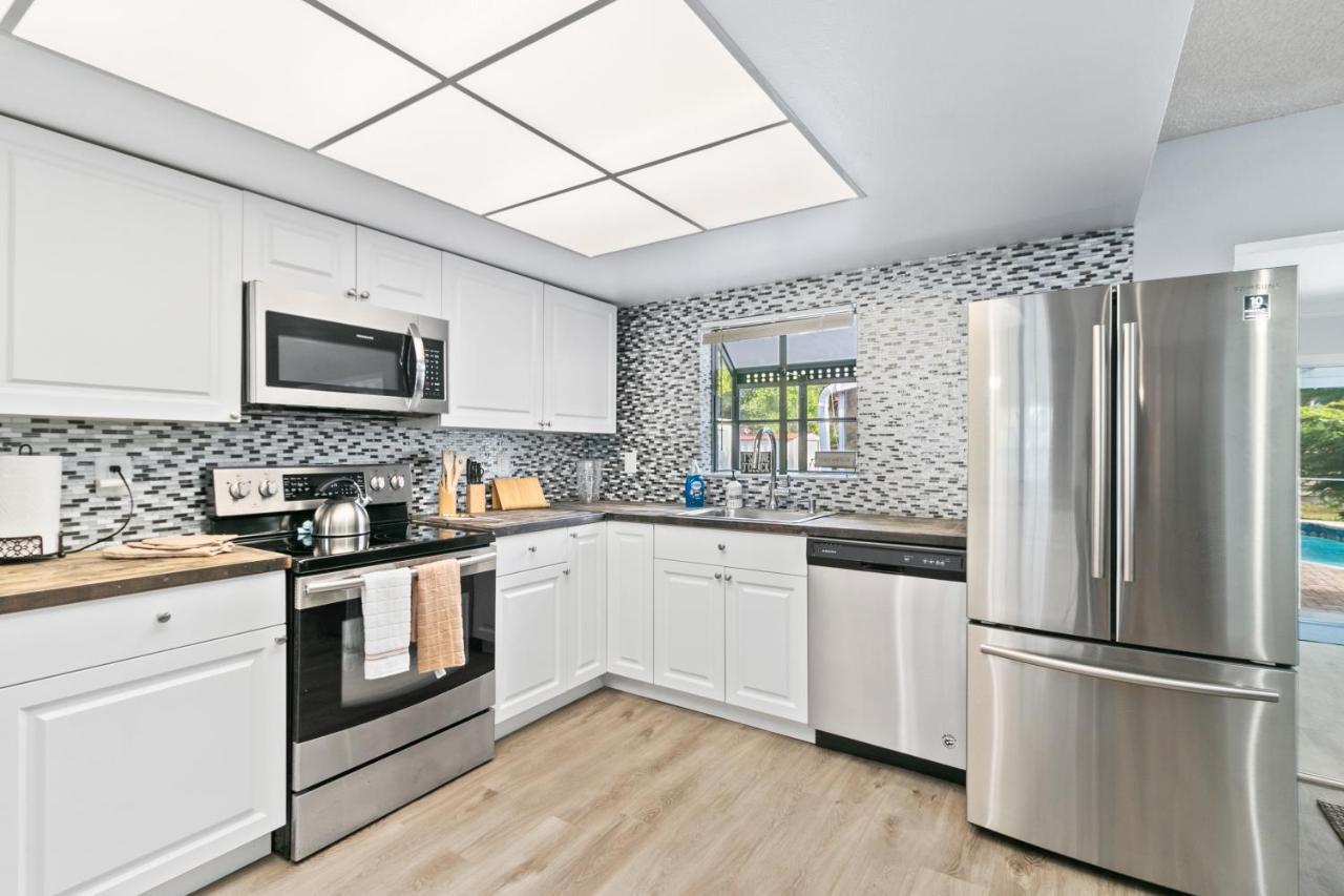 Spacious Modern House. Private Heated Pool And Spa サラソータ エクステリア 写真